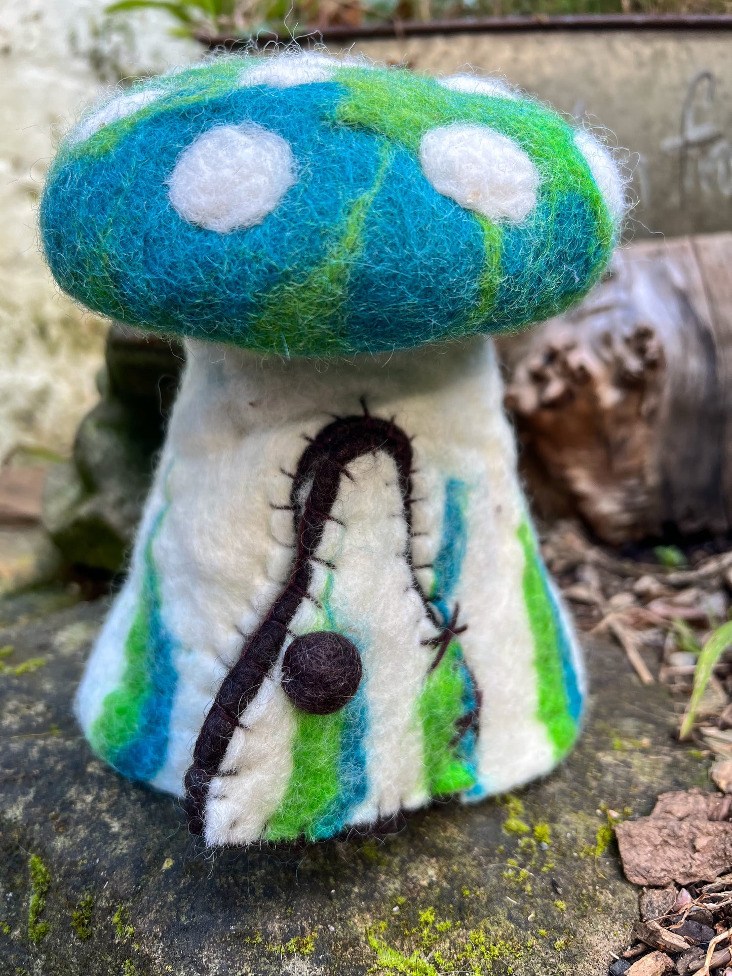 Mushroom Home -  blue/green